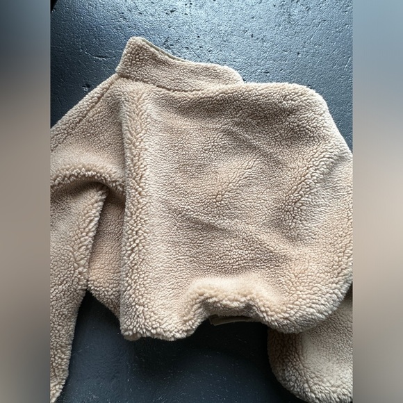 Fuzzy jacket oversized - Picture 4 of 4